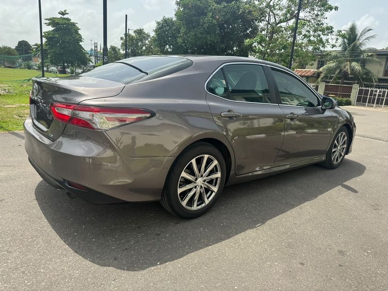 Thumbnail 7 of 2018 Toyota Camry LE